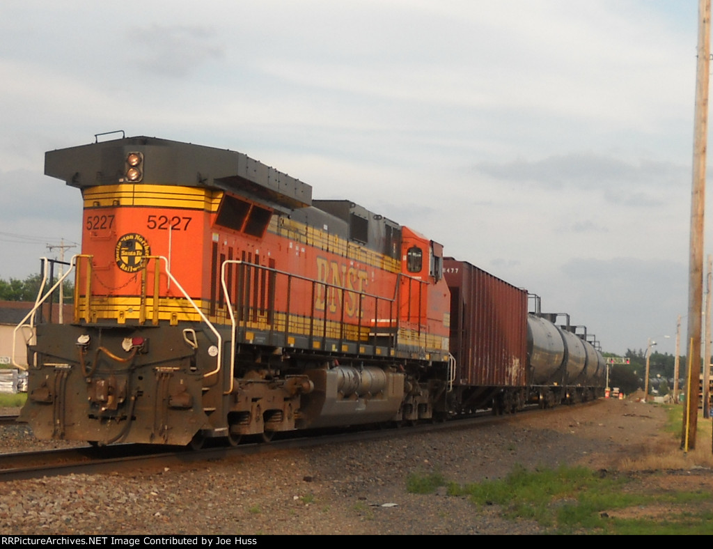 BNSF 5227 DPU